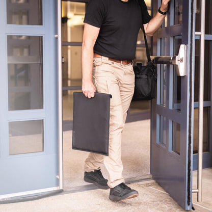 JACKET Pro Faraday CORDURA® Tablet Bag – Magnetic Closure (9″ x 10.5″)